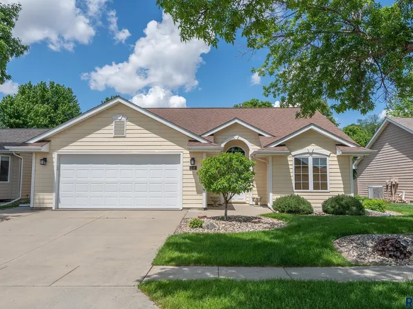 116 S Leighton St, Brandon, SD 57005