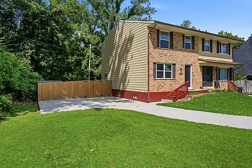 2216 Jackson Dr Photo 1
