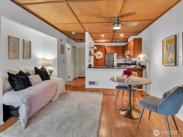 211 Summit Avenue E #N308, Seattle, WA 98102