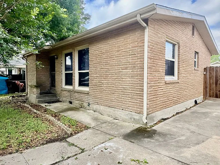 2709 Milo St — Photo 3
