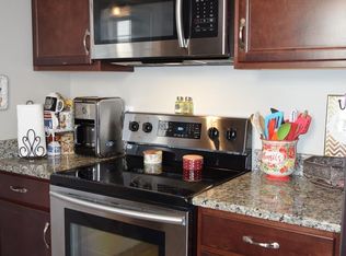 117 Gleaves Ln, Oak Grove, KY 42262