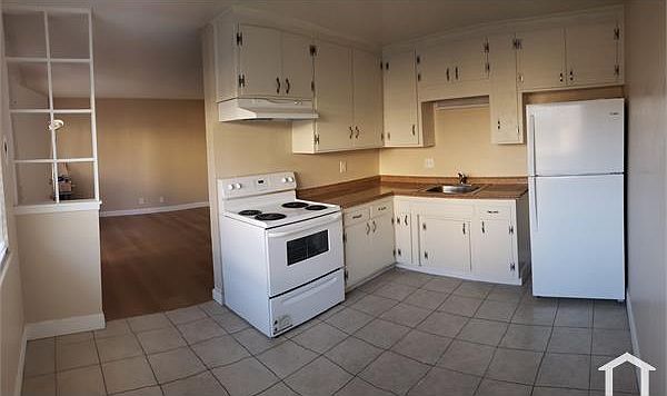 1st image of 3140 Williamsburg Dr #2