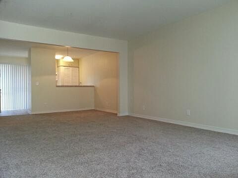 3rd image of 5007 E Colonial Dr APT 12