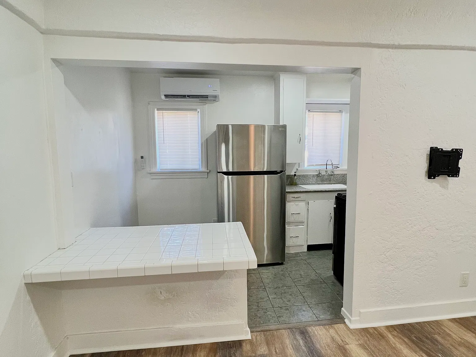 1 bed, 550 sqft, $1,995 — Photo 2