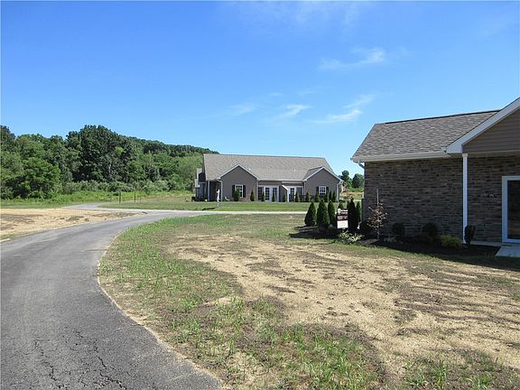 3rd image of 170 Clearwater Dr