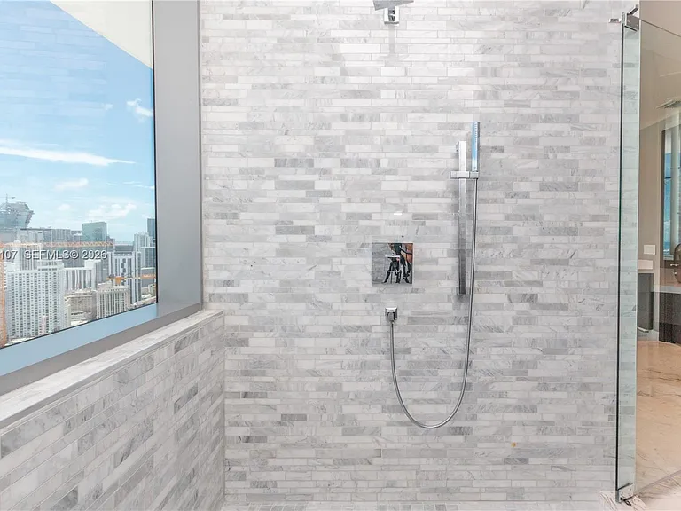 851 NE 1st Ave #Penthouse 4611-4611 — Photo 17