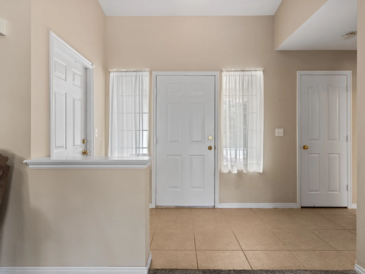 2 bed, 1127 sqft, $1,550 — Photo 2