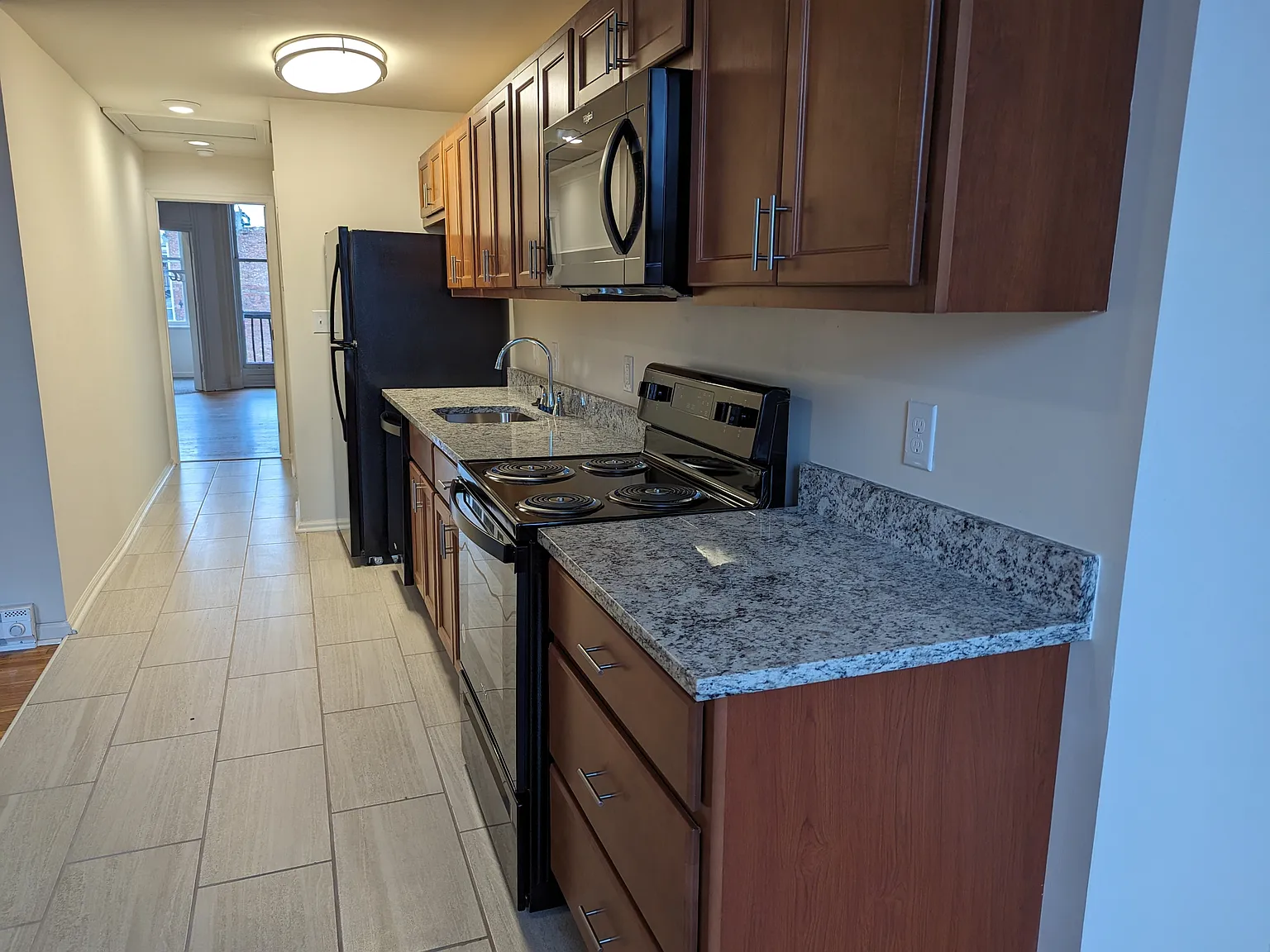 1814 Eutaw Place Apartments - 1814-300 — Photo 3