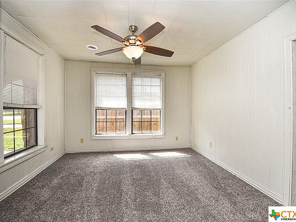 5th image of 223 N Benavides St