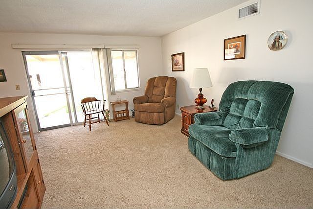2nd image of 3461 Kemble Ave