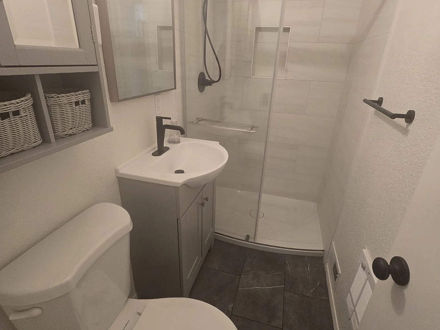 1 bed, $2,500 — Photo 3