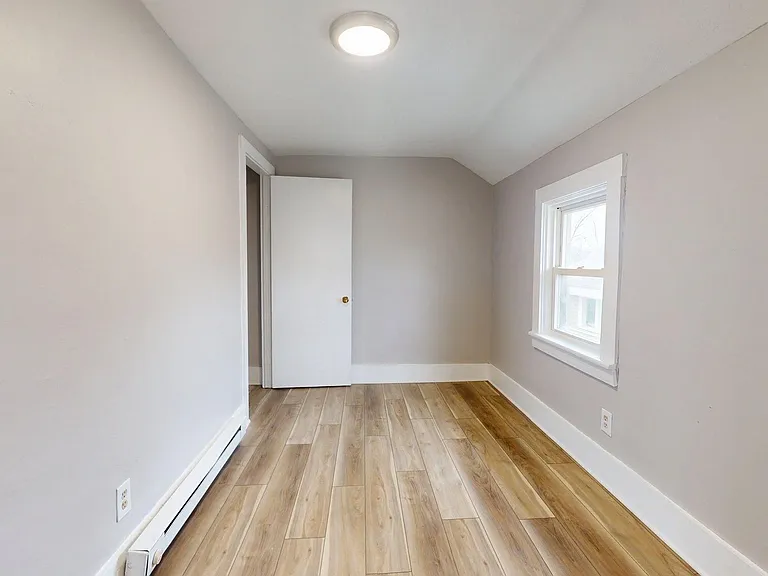 1031 W 9th St — Photo 20