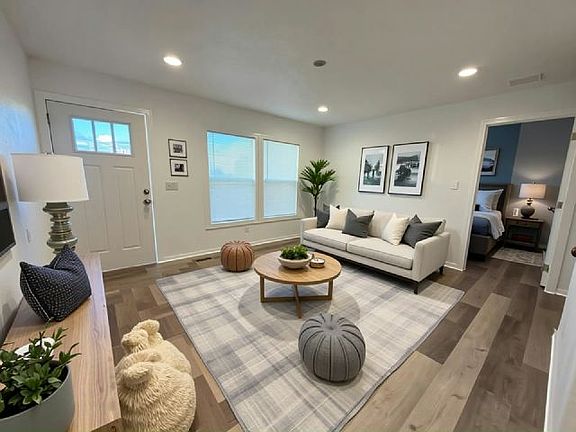 5th image of 4650 E Carey Ave #83