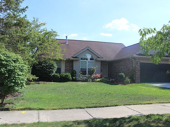 2nd image of 22047 Oakwood St