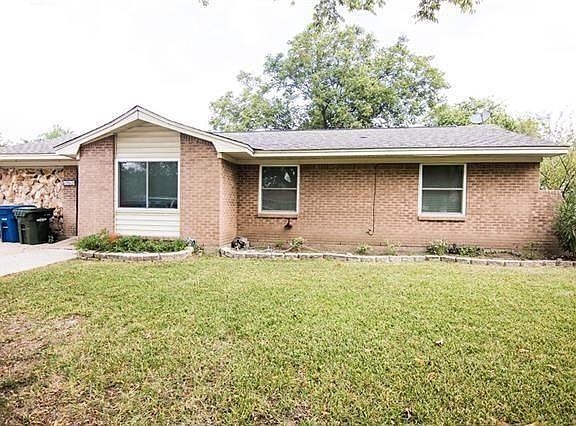 2nd image of 1819 Balmoral Dr