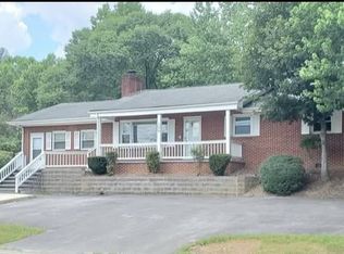 104 Mountain View Rd, Johnson City, TN 37604