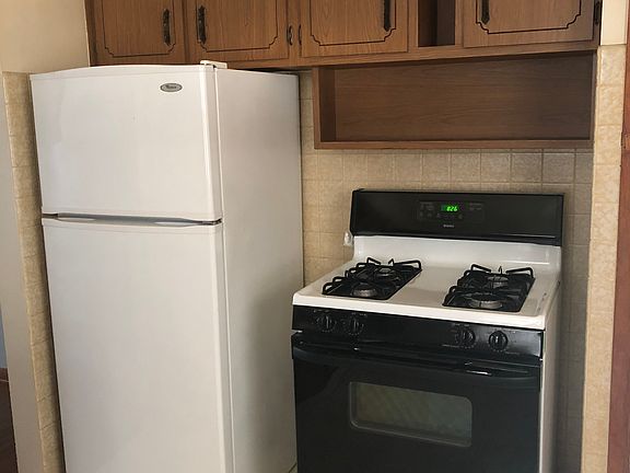 3rd image of 12200 Woodward Blvd
