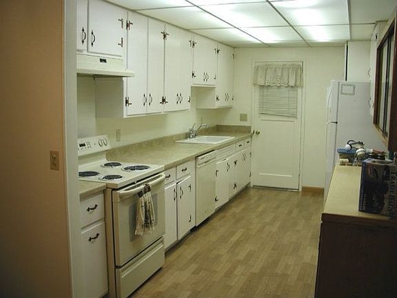 3rd image of 363 Angel Ave