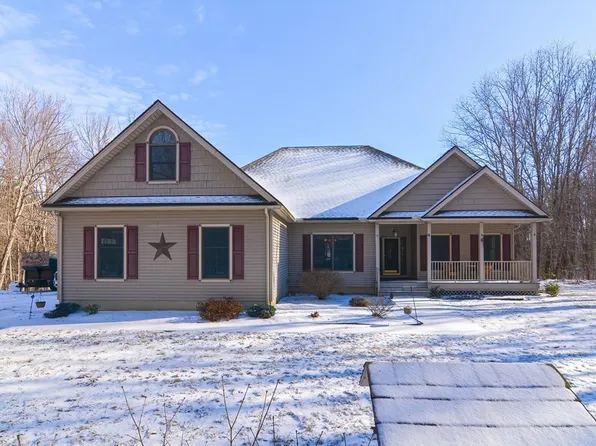 113 Tucker Rd, West Brookfield, MA 01585