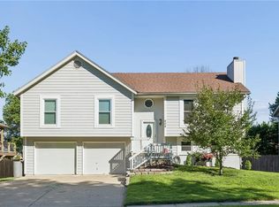 808 Heather Dr, Belton, MO 64012