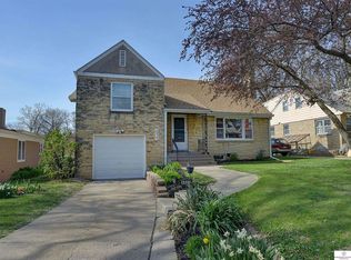 4923 Pinkney St, Omaha, NE 68104