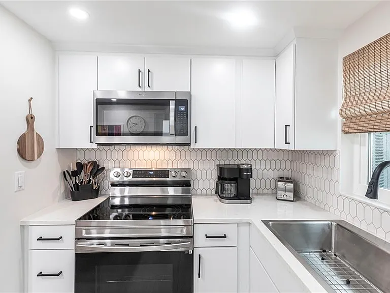 6154 Midnight Pass Rd #B18 — Photo 8