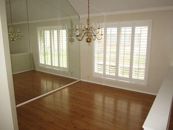 4th image of 2214 Forest Park Cir