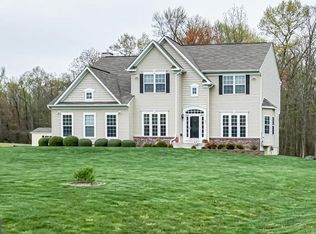 17 Rhodes Mountain Dr, North East, MD 21901