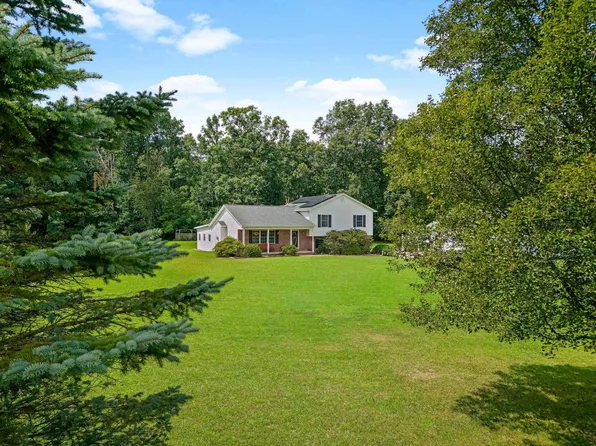 99 Longfield Ln, Crimora, VA 24431