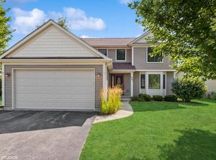 1341 Sandpiper Ln, Woodstock, IL 60098