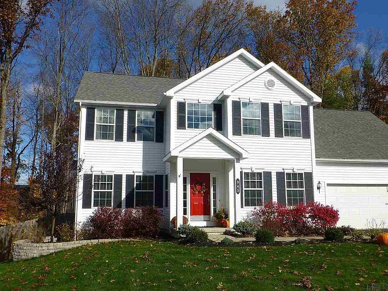 2nd image of 945 MACARTHUR Drive