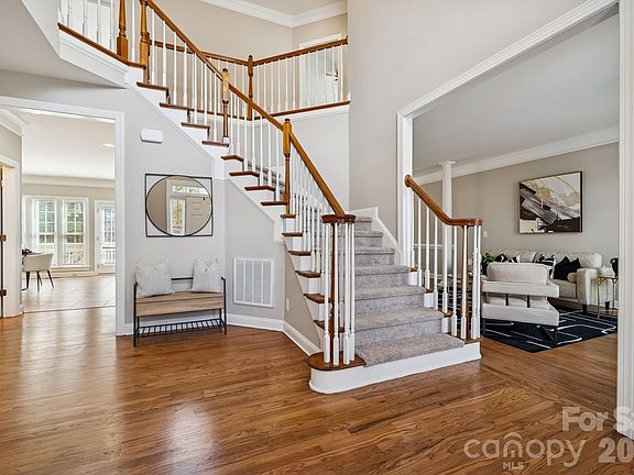 3rd image of 14724 Murfield Ct