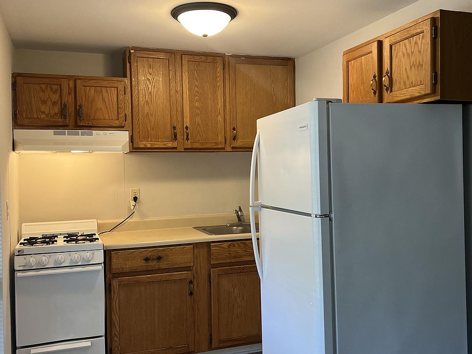 1st image of 135 N Lincolnway APT 6B