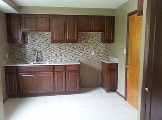 4601 E 104th St, Garfield Heights, OH 44125
