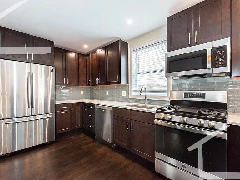 116 Jerome St #120 — Photo 7