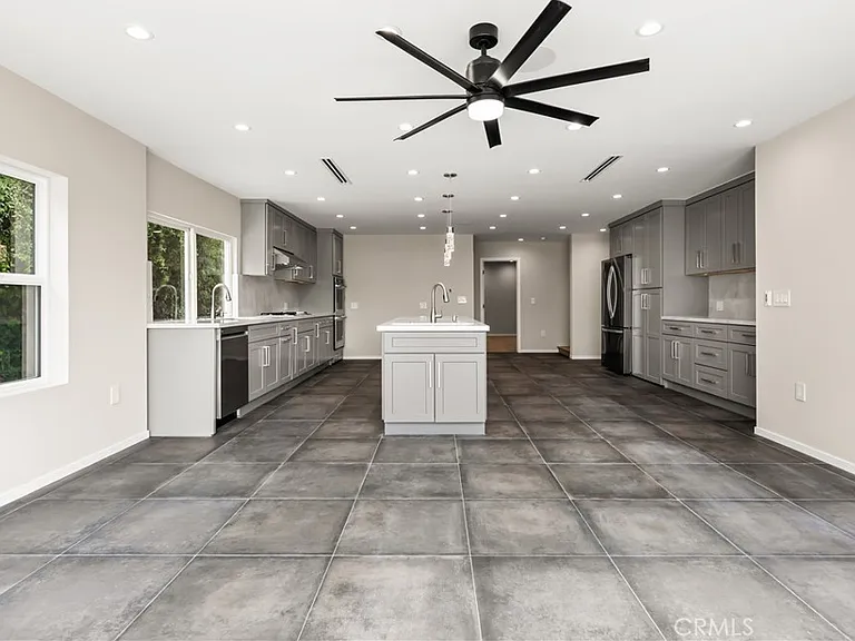 19660 Valdez Dr — Photo 32