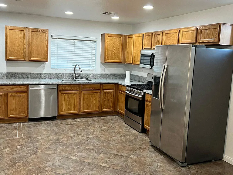 5168 Starter Ave — Photo 6