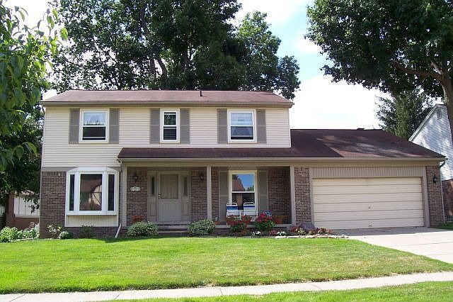 1st image of 33901 Bretton Dr