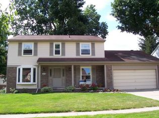33901 Bretton Dr, Livonia, MI 48152