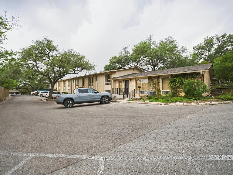 5332 Balcones Dr #B — Photo 19