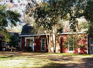 445 Wrangler Rd, Wallis, TX 77485