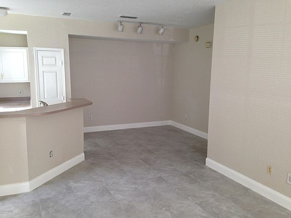 2nd image of 13700 N Richmond Park Dr #404