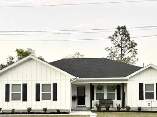 3881 Merger Dr, Chipley, FL 32428