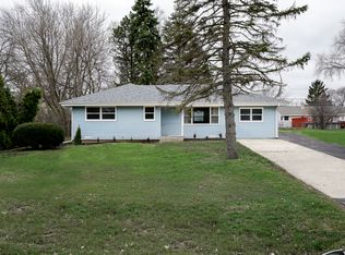 2113 Fairfield Rd, Lindenhurst, IL 60046