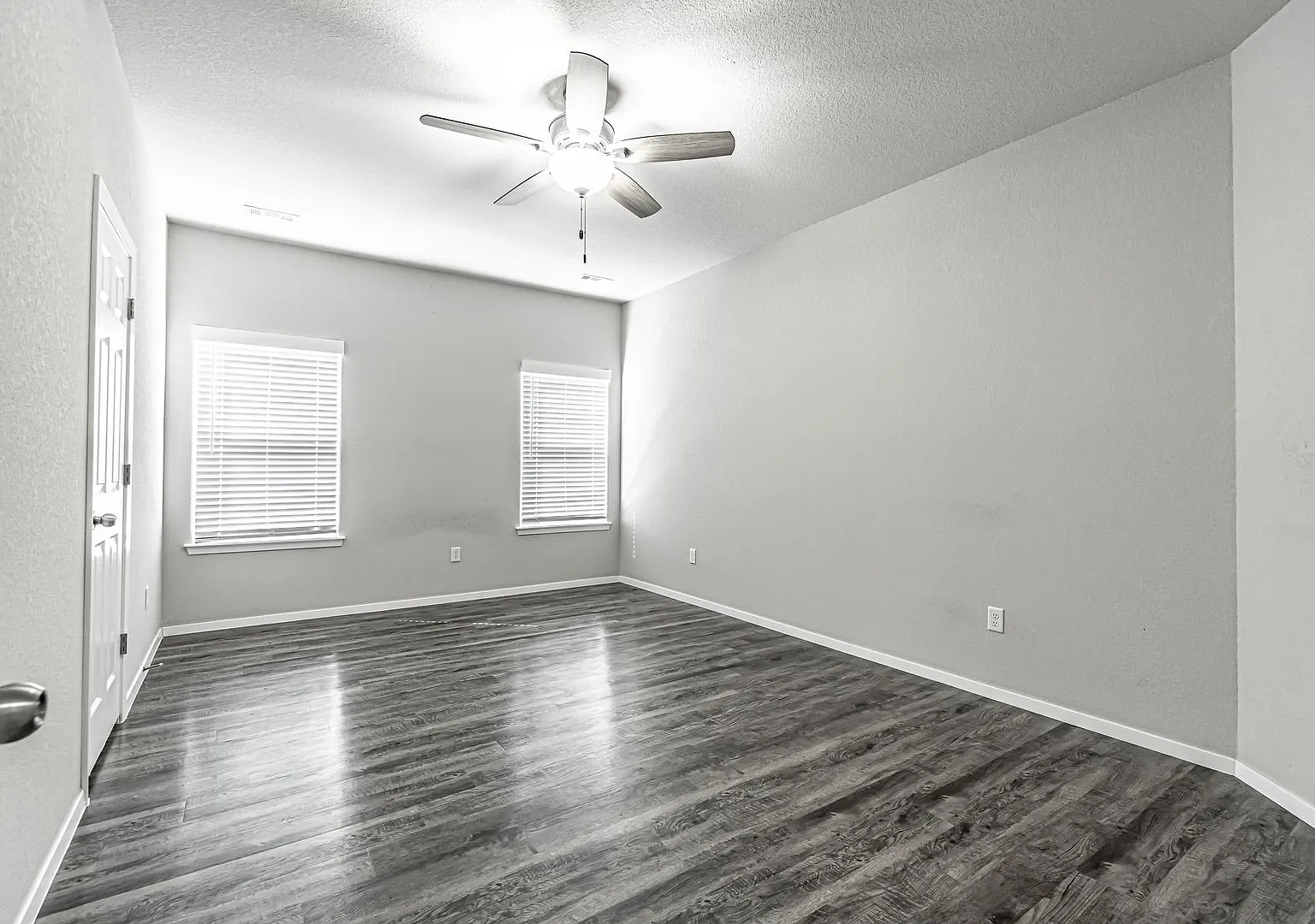 Welcome to this stunning 3-bedroom, 3-bathroom home located in the heart of Bentonville — Photo 3