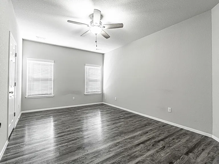 6605 SW Warrington Rd — Photo 3
