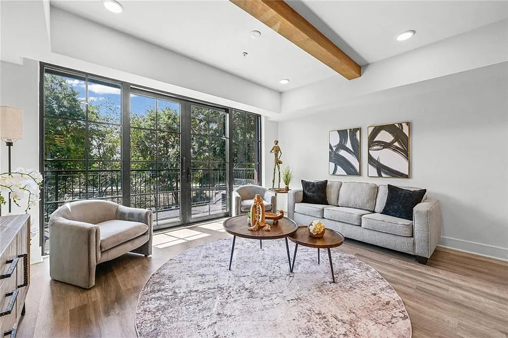 1 bed, 1.0 bath, 981 sqft, $2,595 — Photo 3