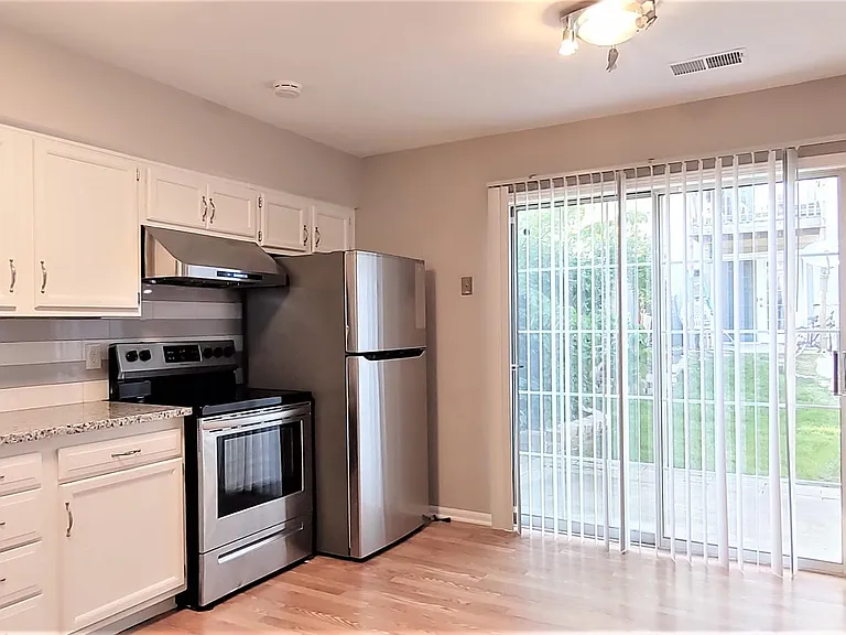 8328 Metcalf Ave — Photo 12