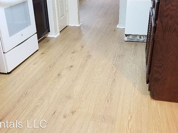 5th image of 2606 Larissa Dr