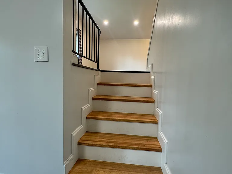 616 Cross Bridge Cir — Photo 3